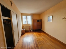 Maison à vendre 8 pièces - 6 chambres- terrain de 884 m2 - belle vue dégagée -LA ROCHE BLANCHE (63)