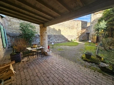 Superbe demeure de caractère en pierres – 220 m² habitables – Terrain, piscine, dépendances – CHAURIAT ( 63)