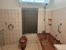 Maison à vendre 8 pièces - 6 chambres- terrain de 884 m2 - belle vue dégagée -LA ROCHE BLANCHE (63)