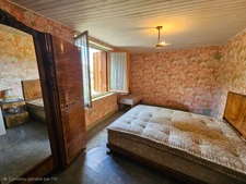 Maison à vendre 8 pièces - 6 chambres- terrain de 884 m2 - belle vue dégagée -LA ROCHE BLANCHE (63)