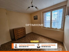 Maison à vendre 8 pièces - 6 chambres- terrain de 884 m2 - belle vue dégagée -LA ROCHE BLANCHE (63)