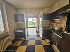 Maison à vendre 4 chambres- 2 garages- terrain 767 m2- LA ROCHE BLANCHE (63670)