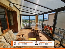 Maison à vendre 8 pièces - 6 chambres- terrain de 884 m2 - belle vue dégagée -LA ROCHE BLANCHE (63)