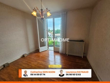 Maison à vendre 4 chambres- 2 garages- terrain 767 m2- LA ROCHE BLANCHE (63670)