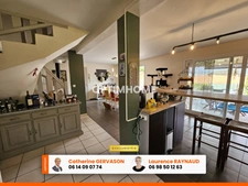 Maison à vendre -4 chambres- - Grands garages - Piscine - terrain de 1 022 m2 - MUR SUR ALLIER (63115)