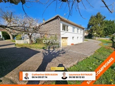 Maison 4 pièces -3 chambres- plusieurs garages -Beau terrain  2000 m2 - PERIGNAT LES SARLIEVE (63)