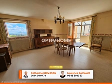 Maison à vendre 8 pièces - 6 chambres- terrain de 884 m2 - belle vue dégagée -LA ROCHE BLANCHE (63)
