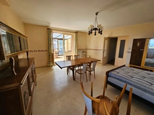 Maison à vendre 8 pièces - 6 chambres- terrain de 884 m2 - belle vue dégagée -LA ROCHE BLANCHE (63)