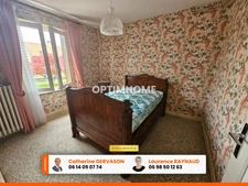 Maison à vendre 4 chambres- 2 garages- terrain 767 m2- LA ROCHE BLANCHE (63670)
