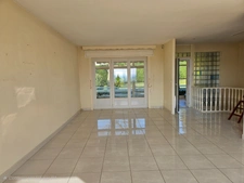 Maison 4 pièces -3 chambres- plusieurs garages -Beau terrain  2000 m2 - PERIGNAT LES SARLIEVE (63)