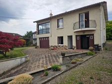 Maison à vendre 4 chambres- 2 garages- terrain 767 m2- LA ROCHE BLANCHE (63670)