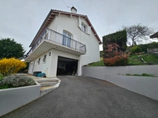 Maison à vendre 5 pièces- 167 m2 - 4 chambres-  PERIGNAT LES SARLIEVE (63)