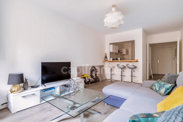 Appartement à vendre 2 pièces 48,70 m² PARIS 20EME ARRONDISSEMENT (75) en excellent état au sein d'une résidence standing