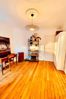 Appartement à louer 3 pièces PARIS 20EME ARRONDISSEMENT (75) en excellent état avec balcon au 6eme étage