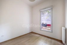 Appartement à vendre 3 pièces PANTIN (93) à proximité du métro, en rez-de-jardin avec terrasse arborée au sein d'un immeuble contemporain