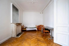 Appartement à vendre 4 pièces PARIS 9EME ARRONDISSEMENT (75) - Raffiné 4 pièces Haussmannien sublimé par ses moulures, cheminées, parquet, au coeur de la Nouvelle Athènes