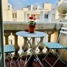Appartement à louer 3 pièces PARIS 20EME ARRONDISSEMENT (75) en excellent état avec balcon au 6eme étage