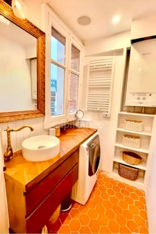 Appartement à louer 3 pièces PARIS 20EME ARRONDISSEMENT (75) en excellent état avec balcon au 6eme étage