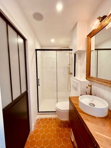 Appartement à louer 3 pièces PARIS 20EME ARRONDISSEMENT (75) en excellent état avec balcon au 6eme étage