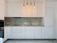 Raffiné 4 pièces Haussmannien rénové, au dernier étage avec ascenseur, sublimé par ses moulures, cheminées, parquet point de Hongrie et dressing, au cœur du 12ème