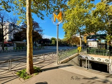 Raffiné 4 pièces Haussmannien rénové, au dernier étage avec ascenseur, sublimé par ses moulures, cheminées, parquet point de Hongrie et dressing, au cœur du 12ème