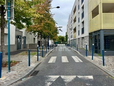 Appartement à vendre 3 pièces PANTIN (93) à proximité du métro, en rez-de-jardin avec terrasse arborée au sein d'un immeuble contemporain