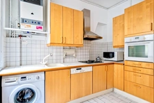 Appartement à vendre 4 pièces PARIS 9EME ARRONDISSEMENT (75) - Raffiné 4 pièces Haussmannien sublimé par ses moulures, cheminées, parquet, au coeur de la Nouvelle Athènes