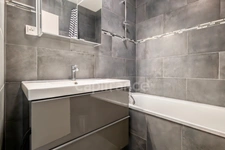 Appartement à vendre 2 pièces 48,70 m² PARIS 20EME ARRONDISSEMENT (75) en excellent état au sein d'une résidence standing