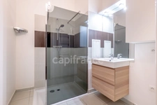 Appartement à vendre 3 pièces PANTIN (93) à proximité du métro, en rez-de-jardin avec terrasse arborée au sein d'un immeuble contemporain