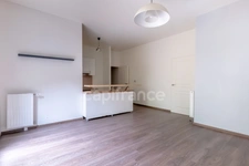 Appartement à vendre 3 pièces PANTIN (93) à proximité du métro, en rez-de-jardin avec terrasse arborée au sein d'un immeuble contemporain