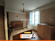 Maison à rénover avec sous-sol et vue imprenable sur la campagne
