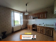 Maison à rénover avec sous-sol et vue imprenable sur la campagne