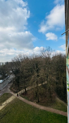 A saisir .... appartement familial bien agencé avec vue dégagée sur verdure et proche transports