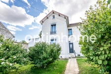 Maison des années 30 et sa dépendance aménagée  à vendre  - VENEUX LES SABLONS (77)