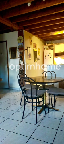 Appartement duplex avec jardinet à Thomery, à 5 km de Fontainebleau.