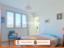 SAINT-YORRE – ENSEMBLE IMMOBILIER AVEC LOCAL COMMERCIAL ET DEUX APPARTEMENTS LOUÉS
