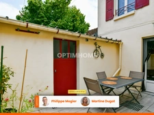 Maison au calme sur petite place – 136 m² habitables, 3 chambres, garage à Saint-Yorre (03)