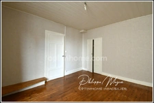 Idéal investisseur. Saint Pourcain, Maison de ville, 3 pièces, 75 m2, grenier, caves
