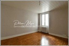 Idéal investisseur. Saint Pourcain, Maison de ville, 3 pièces, 75 m2, grenier, caves