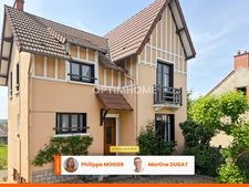 Maison de charme 93 m2, 4 pièces, 3 chambres, garages, terrain clos