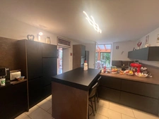 Maison familiale d'exception à Golbey (238 m²) : Espace, confort moderne et autonomie énergétique