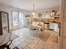 Maison de plain-pied offrant 162 m² habitables