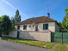 Maison traditionnelle A RENOVER ENTIEREMENT, 4 chambres, sous sol total