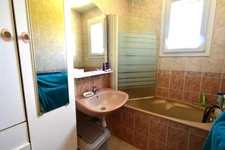 MAISON TRADITIONNELLE 5 CHAMBRES - DEPENDANCES - SOUS SOL TOTAL