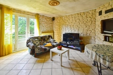 Maison traditionnelle A RENOVER ENTIEREMENT, 4 chambres, sous sol total