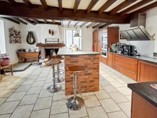 FERMETTE ENTIEREMENT RENOVEE BEAU POTENTIEL