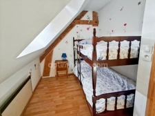 LONGERE DE 170 M² HABITABLES A RENOVER sur un beau terrain de 2000 m² divisible et constructible