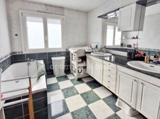 Maison traditionnelle offrant 5 chambres