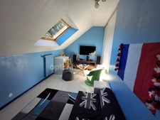 Maison traditionnelle offrant 5 chambres