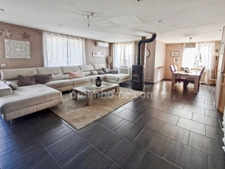 PROPRIETE OFFRANT 2 MAISONS ET DE BELLES PRESTATIONS